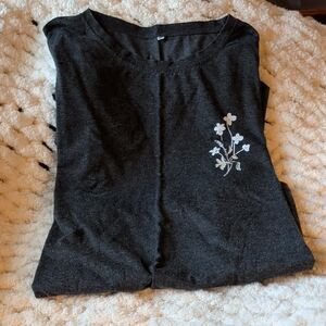 SHEIN Black Short Sleeve Tee with Floral Design